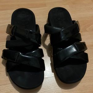 Vionic Women’s Slide Sandel Black Size 9